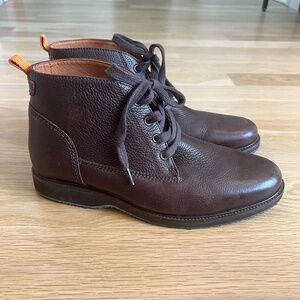 Tommy Bahama | Men's Leather Chukka Boots - Size 9.5